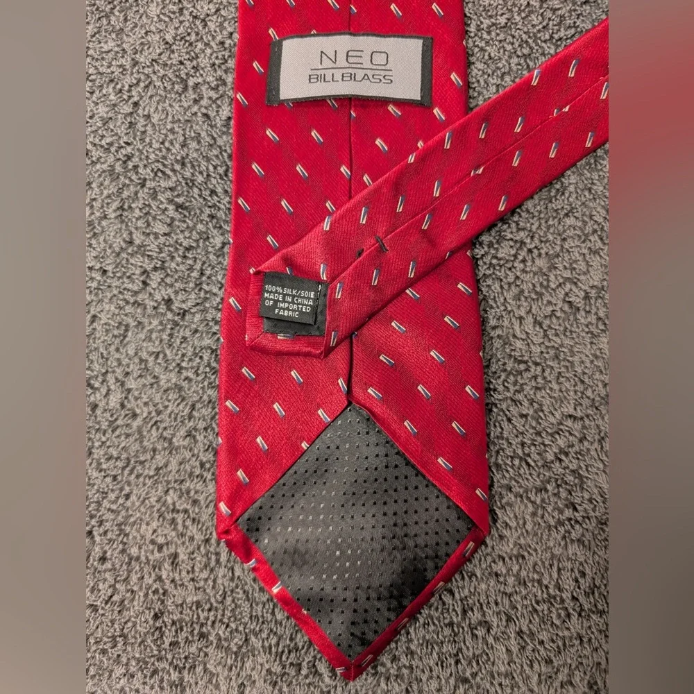Bill Blass Red‎ Patterned Silk Tie
